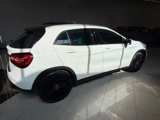MERCEDES-BENZ-GLA 200-1.6 CGI FLEX ADVANCE 7G-DCT MERCEDES-BENZ-GLA 200-2020