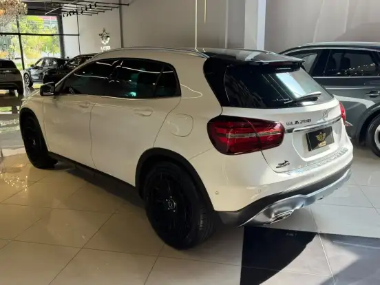MERCEDES-BENZ-GLA 200-1.6 CGI FLEX ADVANCE 7G-DCT MERCEDES-BENZ-GLA 200-2020