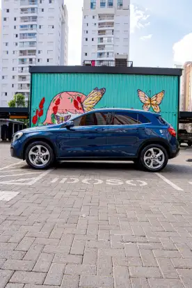 MERCEDES-BENZ-GLA 200-2019