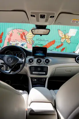 MERCEDES-BENZ-GLA 200-2019