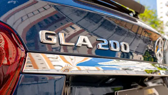 MERCEDES-BENZ-GLA 200-2019