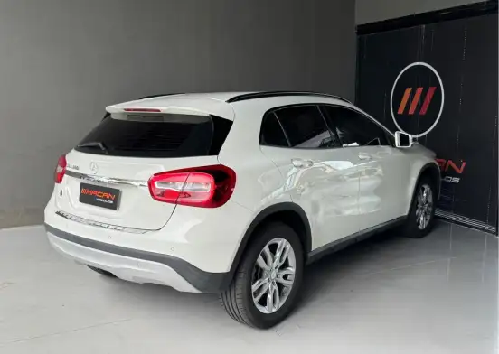 MERCEDES-BENZ-GLA 200-2016