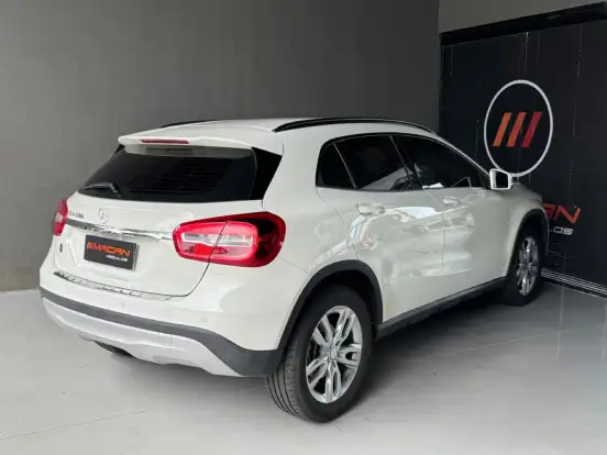 MERCEDES-BENZ-GLA 200-1.6 CGI STYLE 16V TURBO FLEX 4P AUTOMÁTICO MERCEDES-BENZ-GLA 200-2016