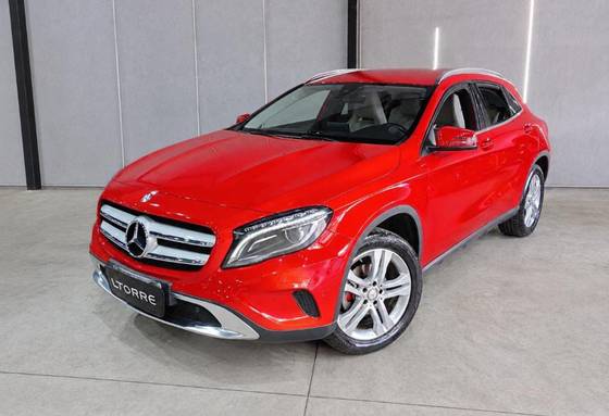 Mercedes-Benz GLA 200 1.6 CGI Advance 16V Turbo Flex 4P Automático