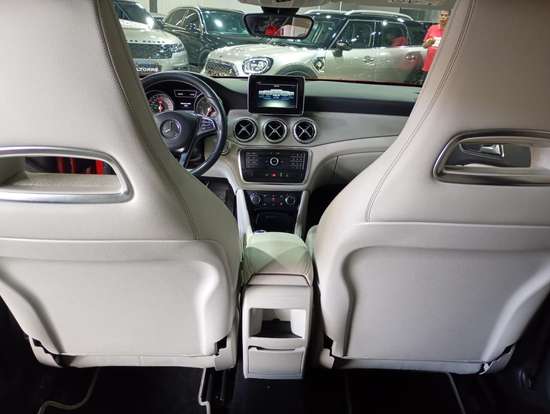 MERCEDES-BENZ-GLA 200-2017