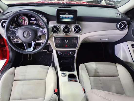 MERCEDES-BENZ-GLA 200-2017