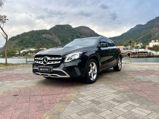 MERCEDES-BENZ-GLA 200-2019