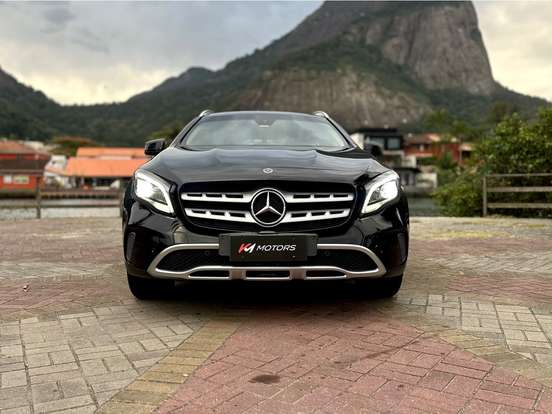 MERCEDES-BENZ-GLA 200-2019