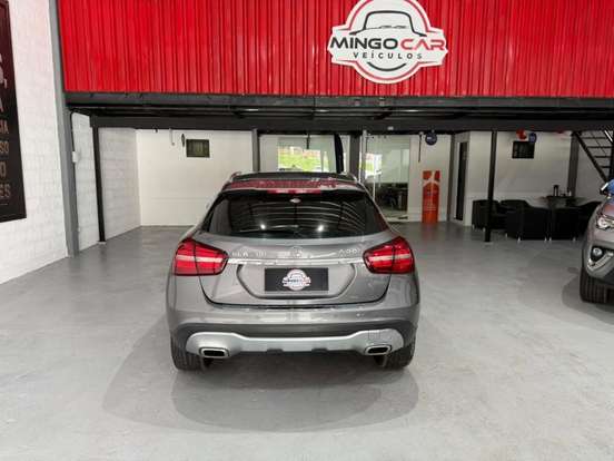 MERCEDES-BENZ-GLA 200-2017