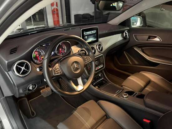 MERCEDES-BENZ-GLA 200-2017