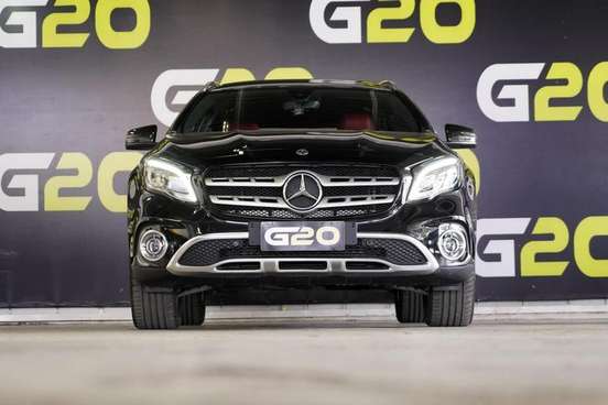 MERCEDES-BENZ-GLA 200-2019