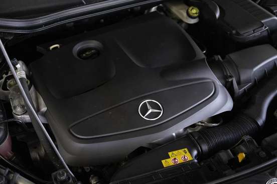 MERCEDES-BENZ-GLA 200-2019