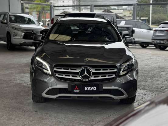 MERCEDES-BENZ-GLA 200-2019