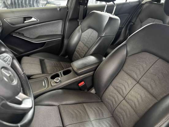 MERCEDES-BENZ-GLA 200-2019