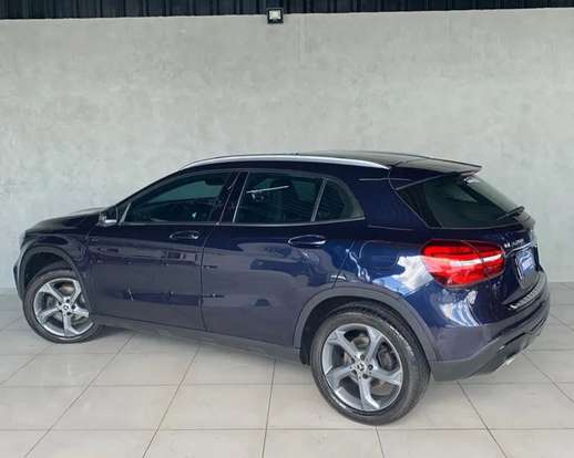 MERCEDES-BENZ-GLA 200-2017