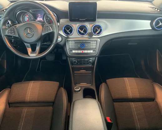 MERCEDES-BENZ-GLA 200-2017