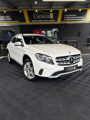MERCEDES-BENZ-GLA 200-2018