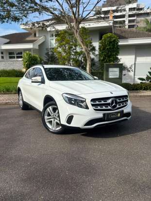 MERCEDES-BENZ-GLA 200-2018