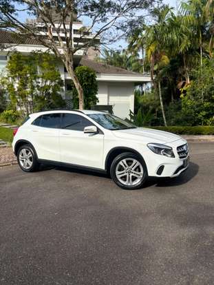 MERCEDES-BENZ-GLA 200-2018