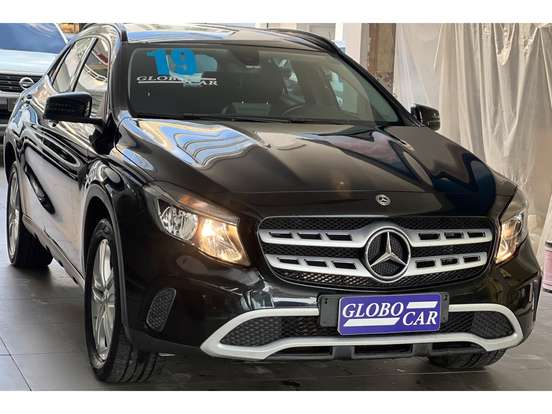 MERCEDES-BENZ-GLA 200-2018