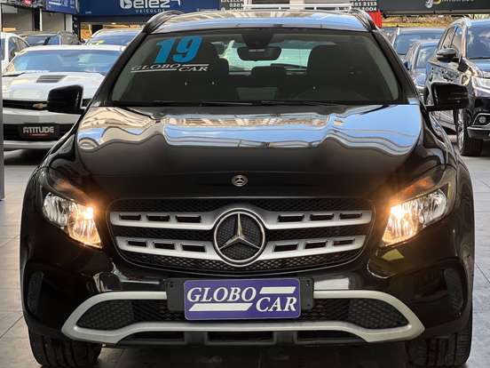 MERCEDES-BENZ-GLA 200-2018