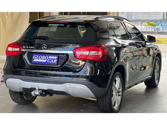 MERCEDES-BENZ-GLA 200-2018