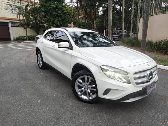 MERCEDES-BENZ GLA 200 1.6 CGI STYLE 16V TURBO FLEX 4P AUTOMÁTICO