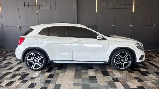 MERCEDES-BENZ-GLA 250-2016