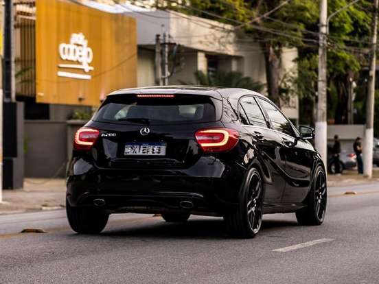 MERCEDES-BENZ-A 200-1.6 TURBO STYLE 16V GASOLINA 4P AUTOMÁTICO MERCEDES-BENZ-A 200-2014