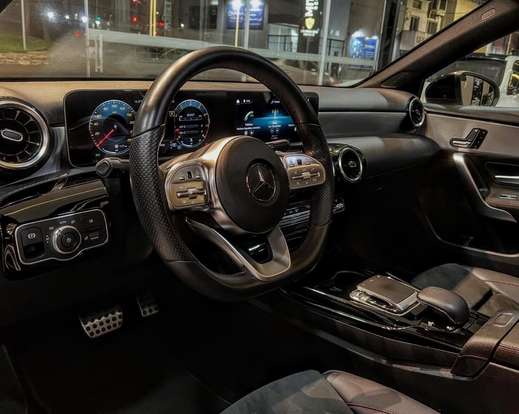 MERCEDES-BENZ-A 35 AMG-2020