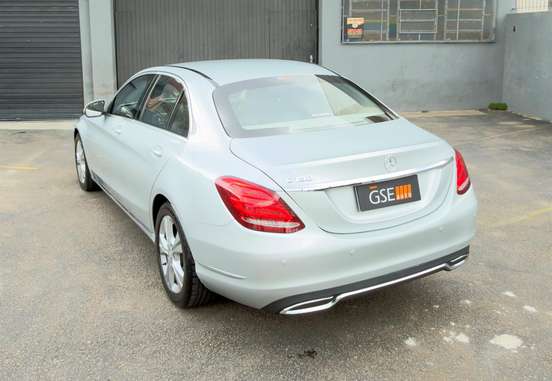 MERCEDES-BENZ-C 180-1.6 CGI EXCLUSIVE 16V TURBO GASOLINA 4P AUTOMÁTICO MERCEDES-BENZ-C 180-2014