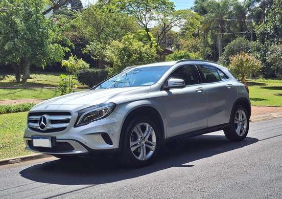 MERCEDES-BENZ-GLA 200-2017