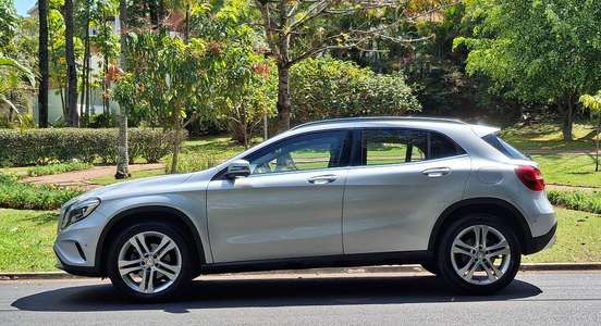 MERCEDES-BENZ-GLA 200-2017