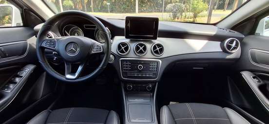 MERCEDES-BENZ-GLA 200-2017