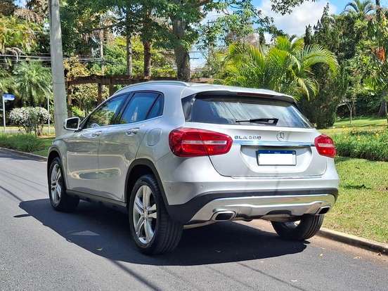 MERCEDES-BENZ-GLA 200-1.6 CGI ADVANCE 16V TURBO FLEX 4P AUTOMÁTICO MERCEDES-BENZ-GLA 200-2017