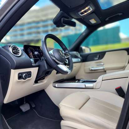 MERCEDES-BENZ-GLB 200-2024