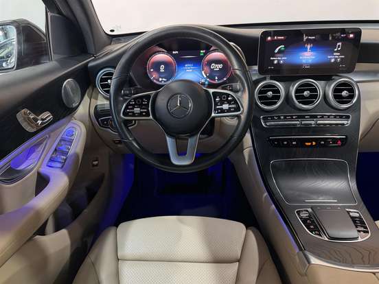 MERCEDES-BENZ-GLC 300-2020