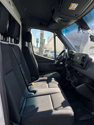MERCEDES-BENZ-SPRINTER-2023
