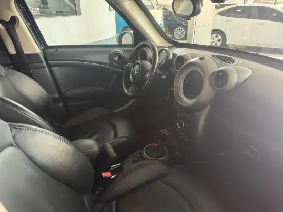 MINI-COUNTRYMAN-2011
