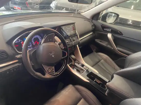 MITSUBISHI-ECLIPSE CROSS-2024