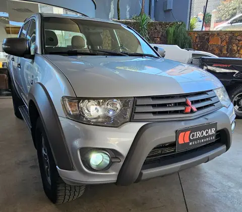 MITSUBISHI L200 OUTDOOR 3.2 4X4 CD 16V TURBO INTERCOOLER DIESEL 4P AUTOMÁTICO