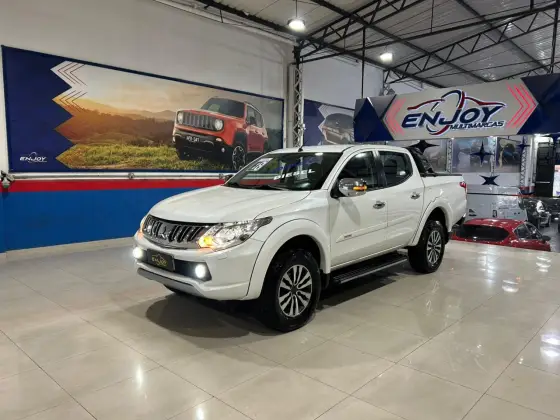 MITSUBISHI L200 TRITON 2.4 16V TURBO DIESEL SPORT HPE TOP CD 4P 4X4 AUTOMÁTICO MITSUBISHI L200 TRITON 2.4 16V TURBO DIESEL SPORT HPE TOP CD 4P 4X4 AUTOMÁTICO