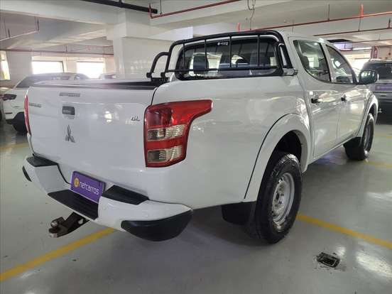 MITSUBISHI-L200 TRITON-2.4 16V TURBO DIESEL SPORT GLS CD 4P 4X4 AUTOMÁTICO MITSUBISHI-L200 TRITON-2024