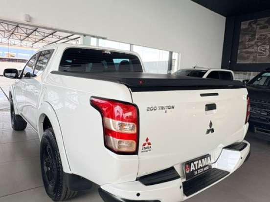MITSUBISHI-L200 TRITON-2.4 16V TURBO DIESEL SPORT GLS CD 4P 4X4 AUTOMÁTICO MITSUBISHI-L200 TRITON-2019