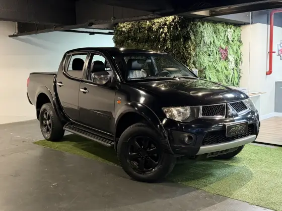 MITSUBISHI L200 TRITON 3.2 HPE 4X4 CD 16V TURBO INTERCOOLER DIESEL 4P AUTOMÁTICO MITSUBISHI L200 TRITON 3.2 HPE 4X4 CD 16V TURBO INTERCOOLER DIESEL 4P AUTOMÁTICO