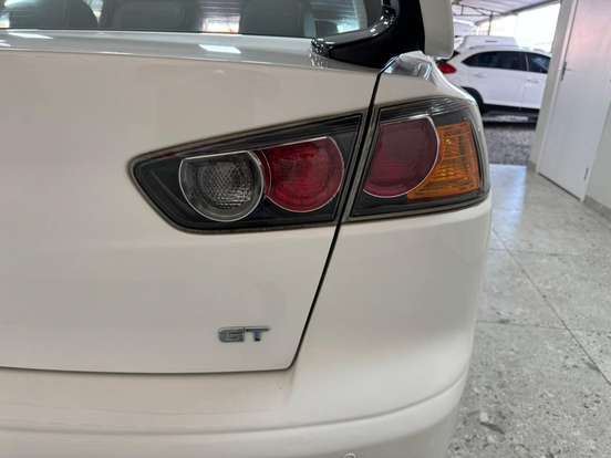 MITSUBISHI-LANCER-2.0 16V GASOLINA 4P AUTOMÁTICO MITSUBISHI-LANCER-2013
