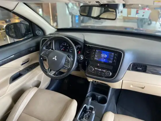 MITSUBISHI-OUTLANDER-2.2 4X4 16V DIESEL 4P AUTOMÁTICO MITSUBISHI-OUTLANDER-2016