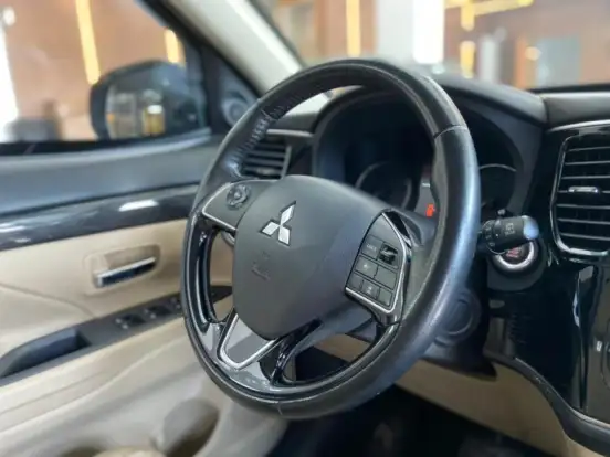 MITSUBISHI-OUTLANDER-2.2 4X4 16V DIESEL 4P AUTOMÁTICO MITSUBISHI-OUTLANDER-2016