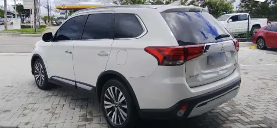 MITSUBISHI-OUTLANDER-2020