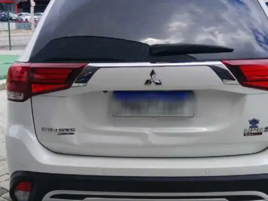 MITSUBISHI-OUTLANDER-2.2 MIVEC DI-D DIESEL HPE-S AWD AUTOMÁTICO MITSUBISHI-OUTLANDER-2020